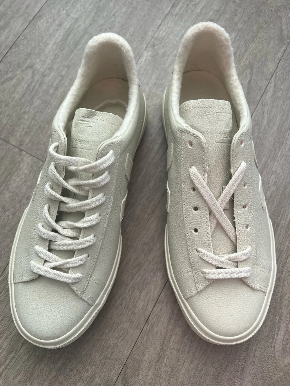 Veja Women's Campo leather Winter Sneaker In Full Pierre - EU 41. NWOT